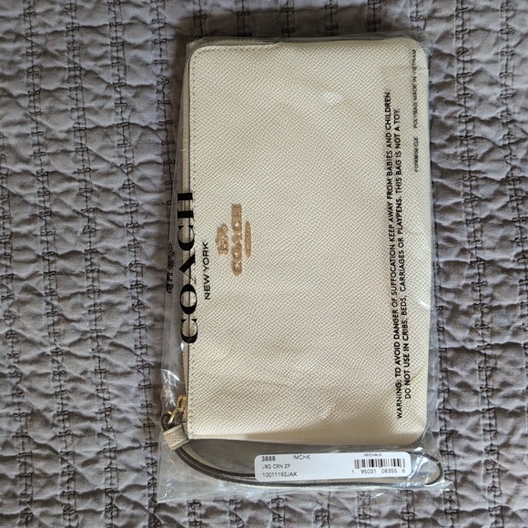 Coach Large Corner Zip Wristlet - Picture 2 of 3